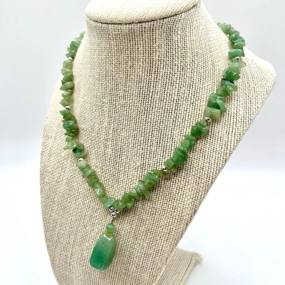 VTG 90s Green Aventurine Chip Stone Bead Necklace Pendant Boho Earth Retro